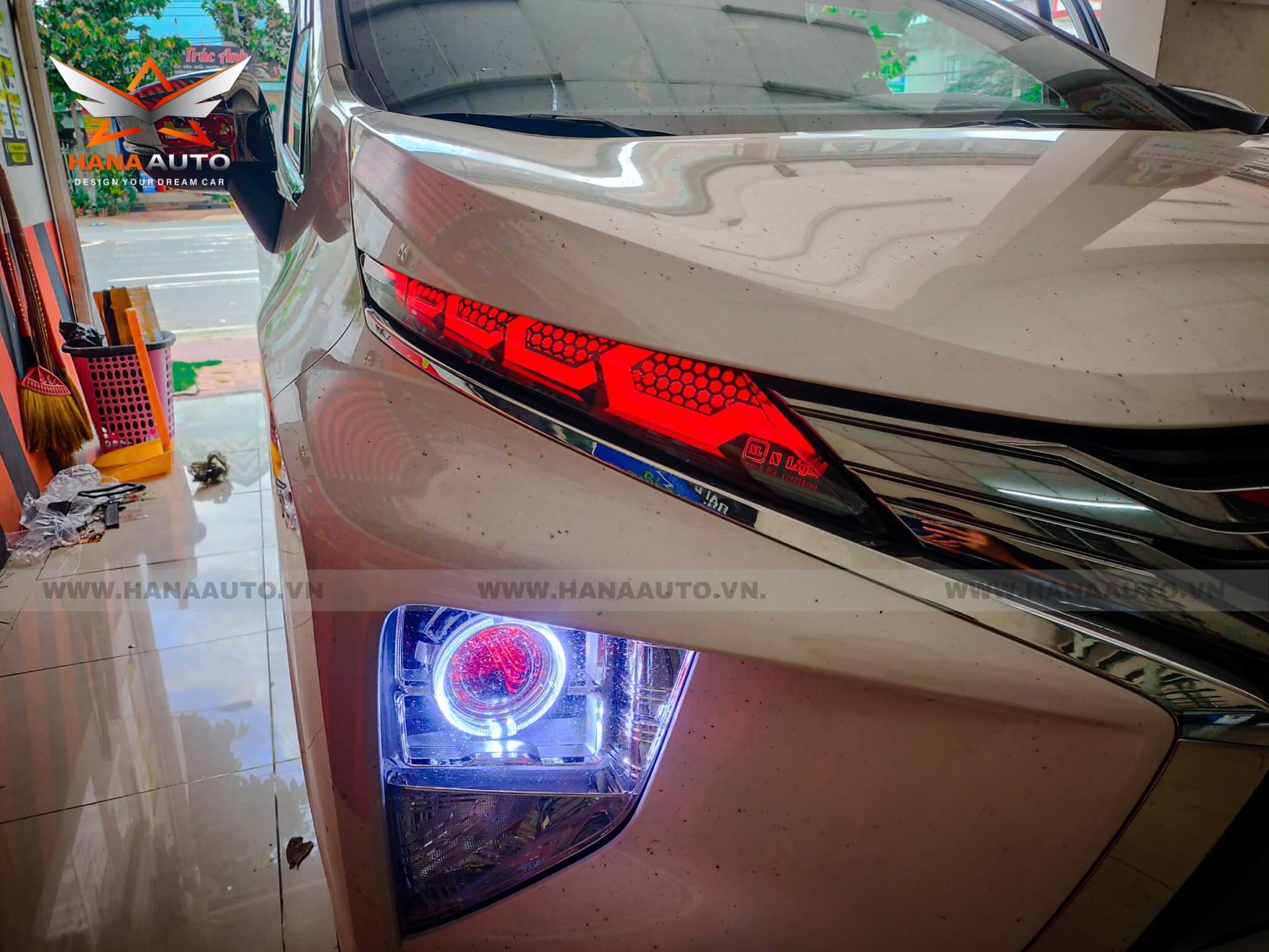 Led Mí Xpander Đổi Màu, Chạy Đuổi Kiểu Audi