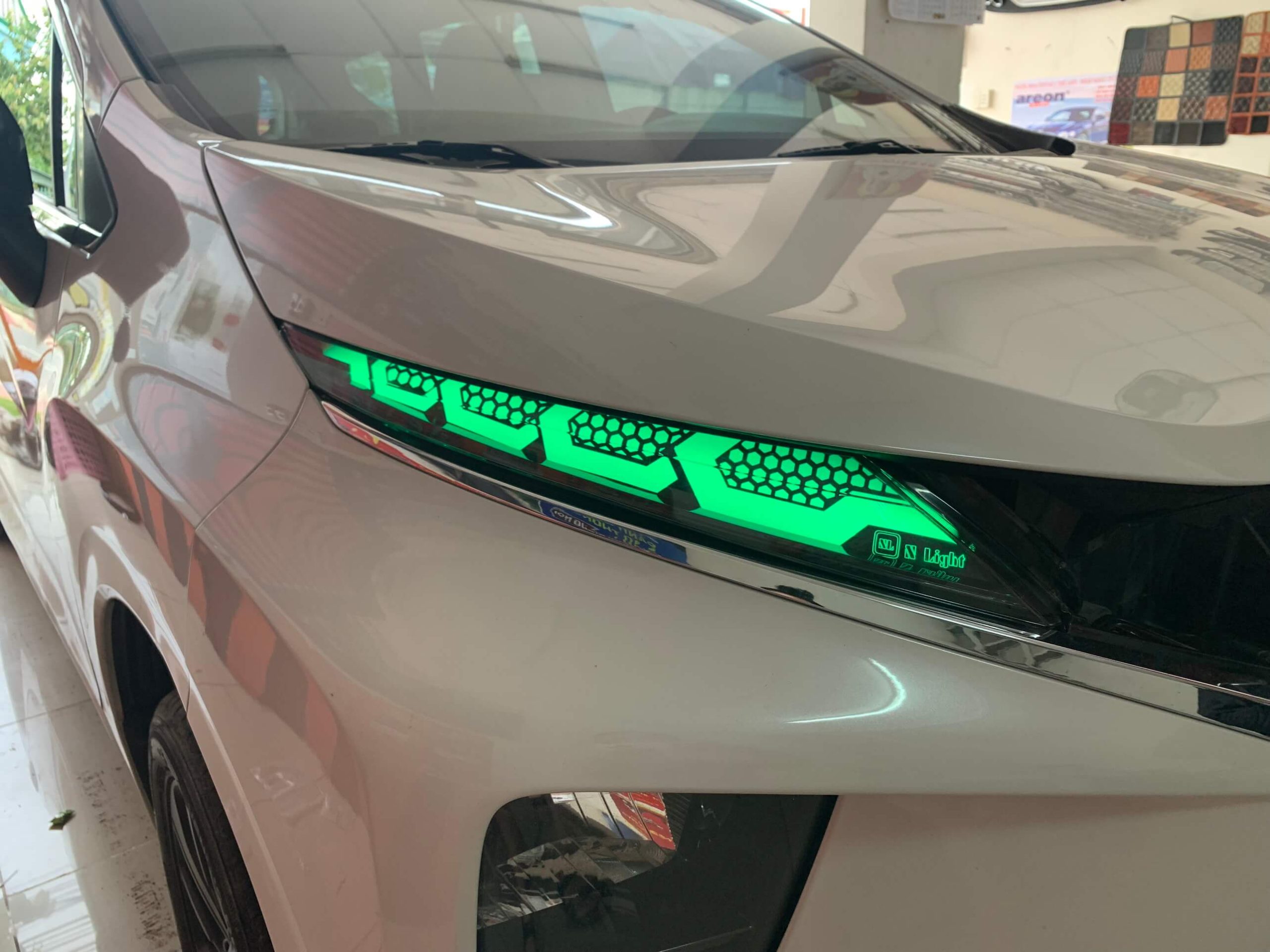 Led Mí Xpander Đổi Màu, Chạy Đuổi Kiểu Audi