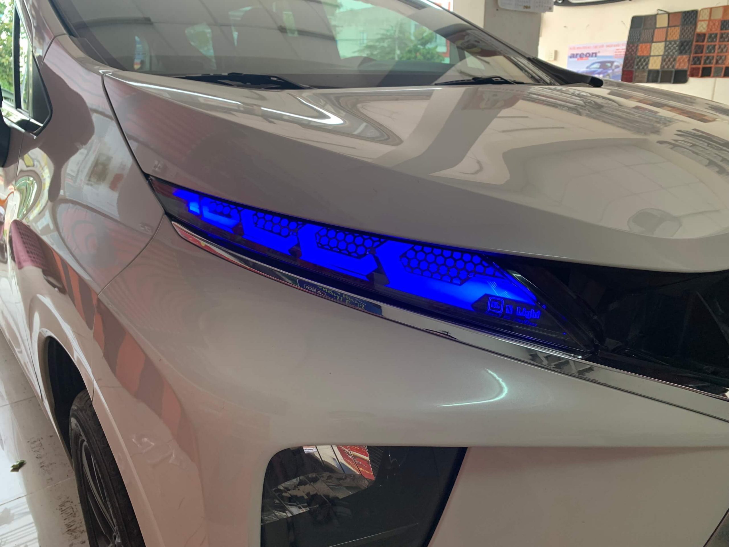 Led Mí Xpander Đổi Màu, Chạy Đuổi Kiểu Audi