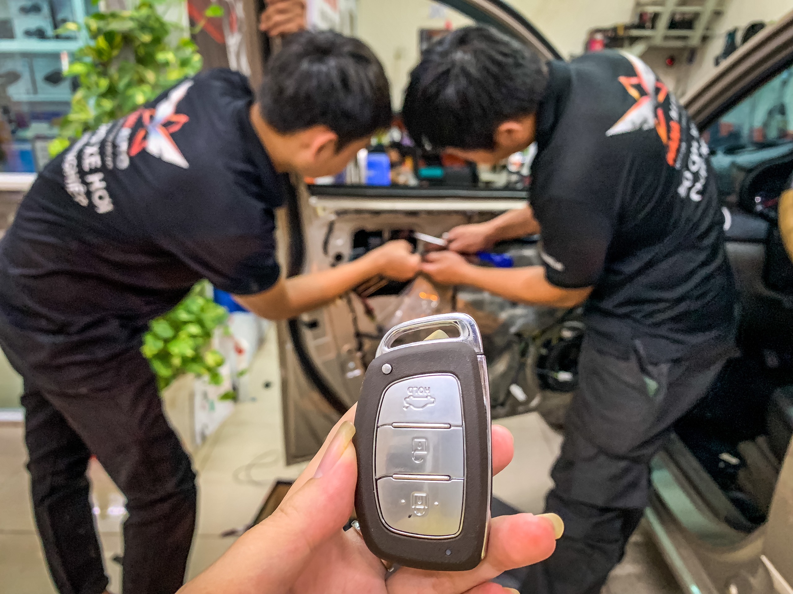Đề nổ từ xa Ovi - Chìa khóa thông minh, Start/stop
