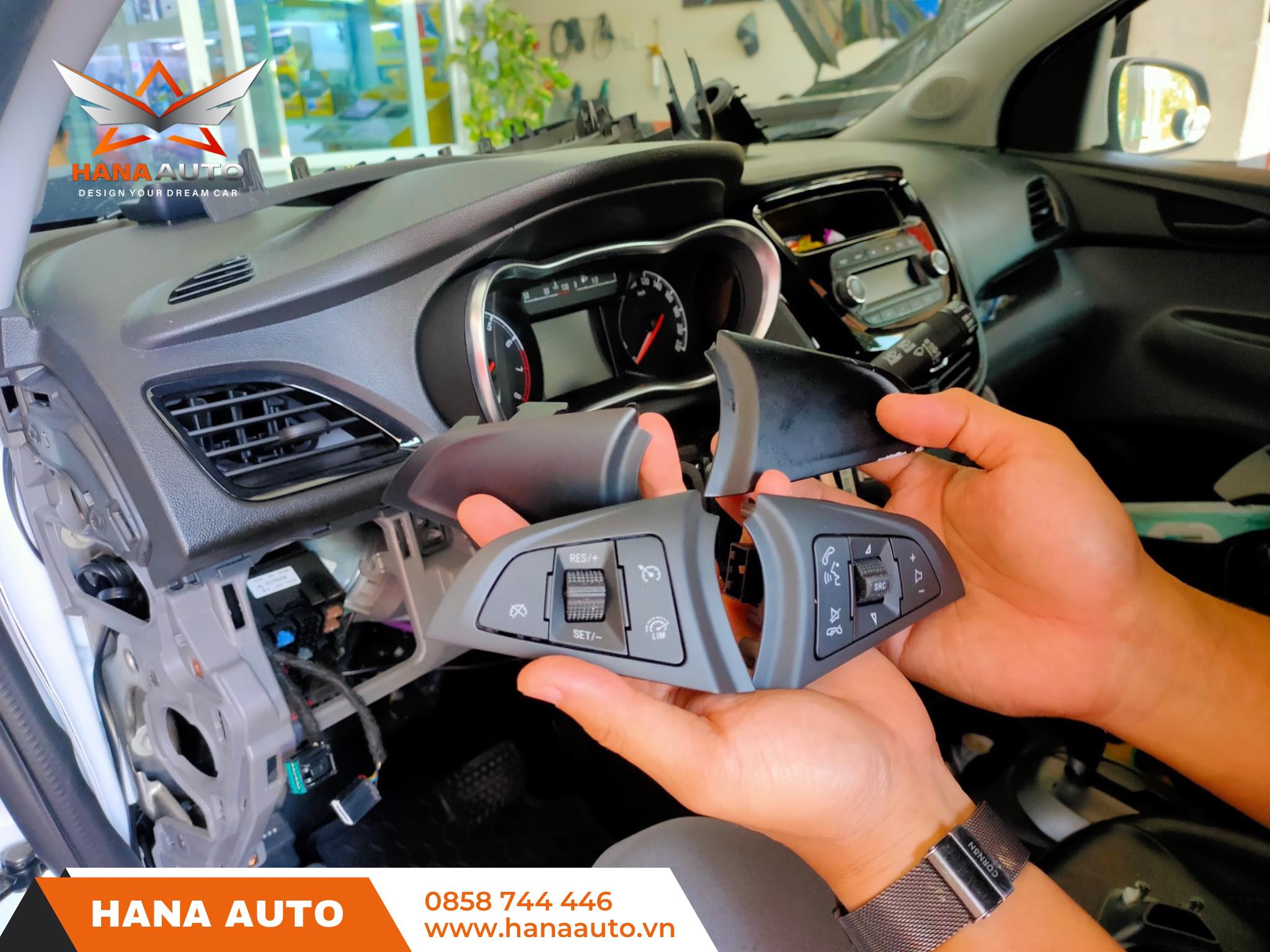 Cruise control và phím media trên Vinfast Fadil