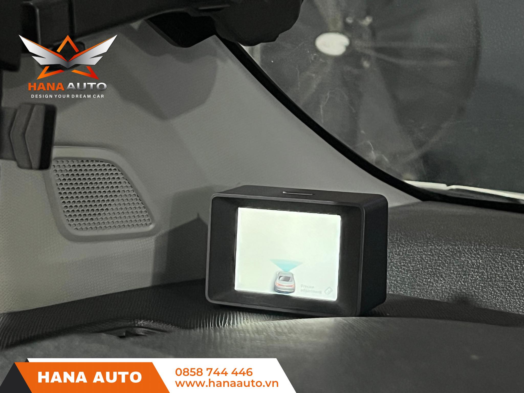Camera hành trình Utour C2M cảnh báo va chạm