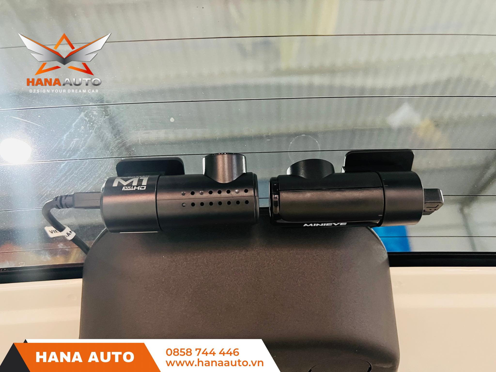 Camera hành trình Utour C2M cảnh báo va chạm
