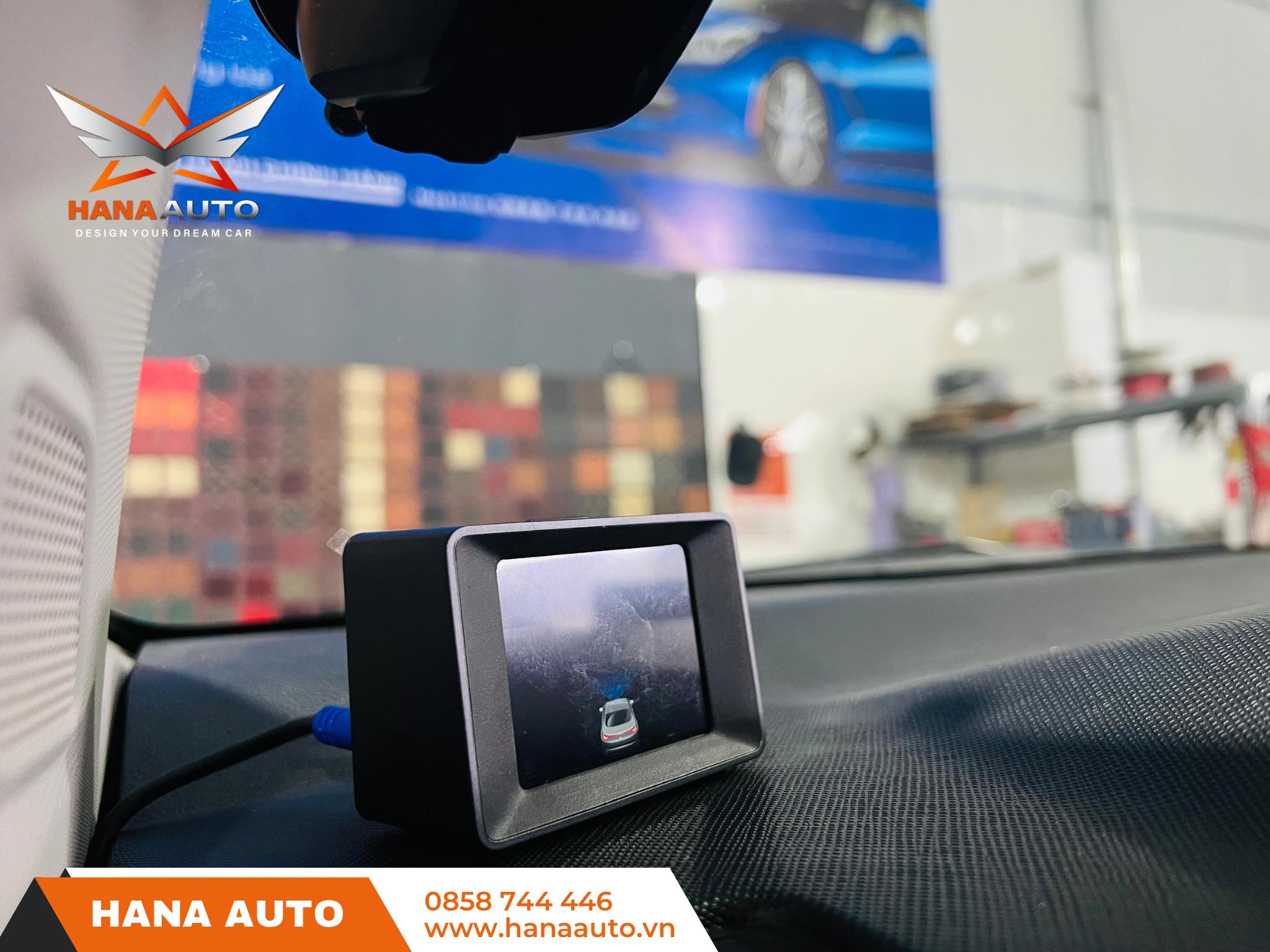 Camera hành trình Utour C2M cảnh báo va chạm