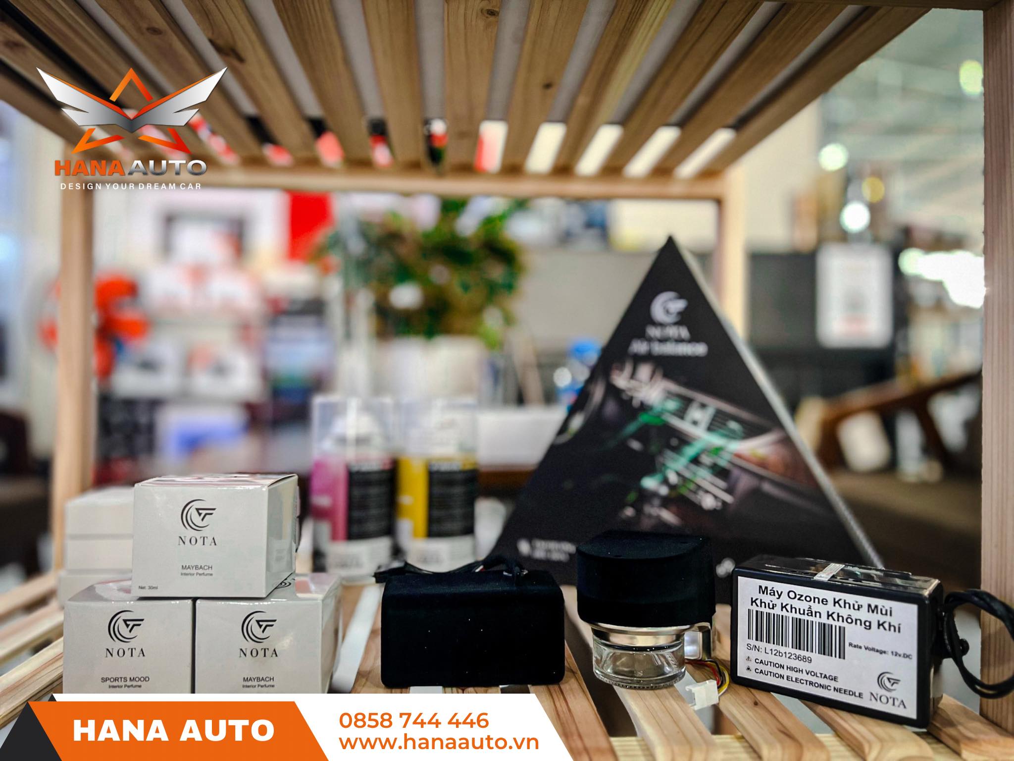 Thiết Bị Khử Mùi Khuếch Tán Nước Hoa Ô Tô Nota Bản Plus