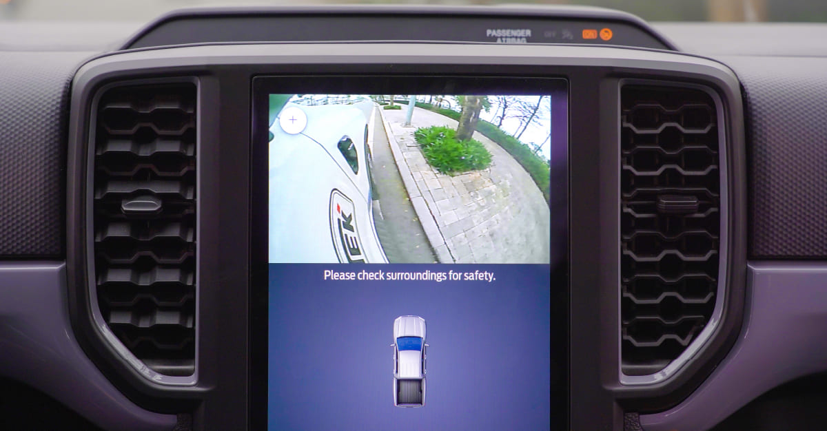 Camera 3 mắt Elliview Y5 Basic 170 độ