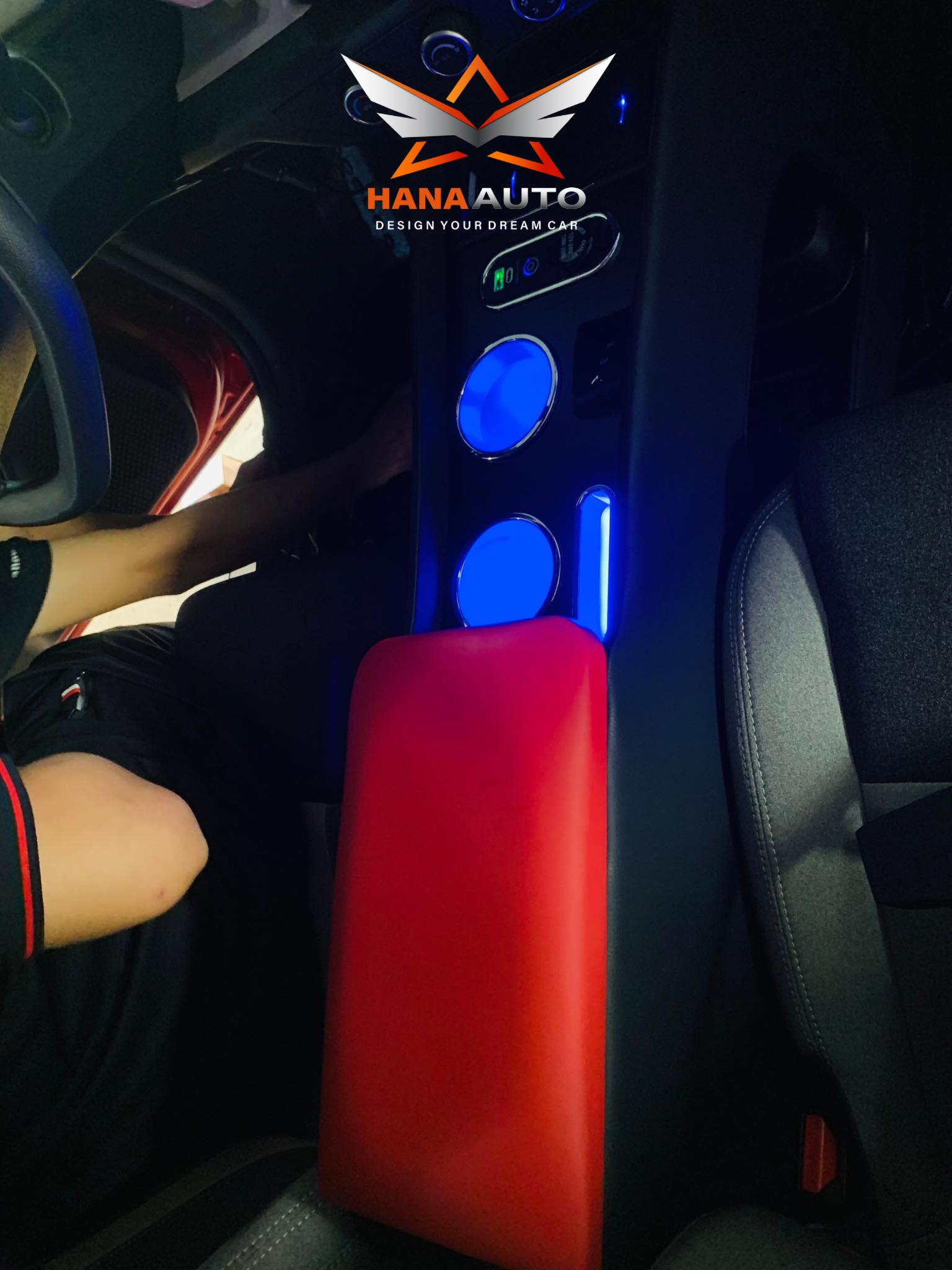 Bệ Tỳ Tay Vinfast VF3 Tích Hợp Nhiều Chức Năng