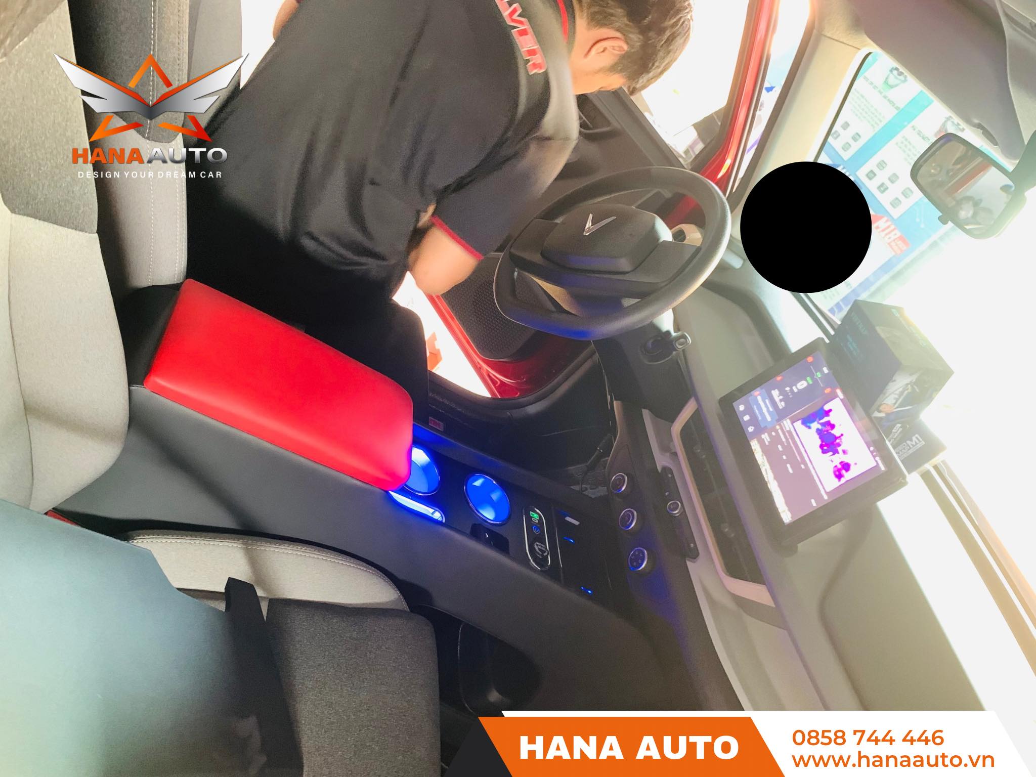 Bệ Tỳ Tay Vinfast VF3 Tích Hợp Nhiều Chức Năng