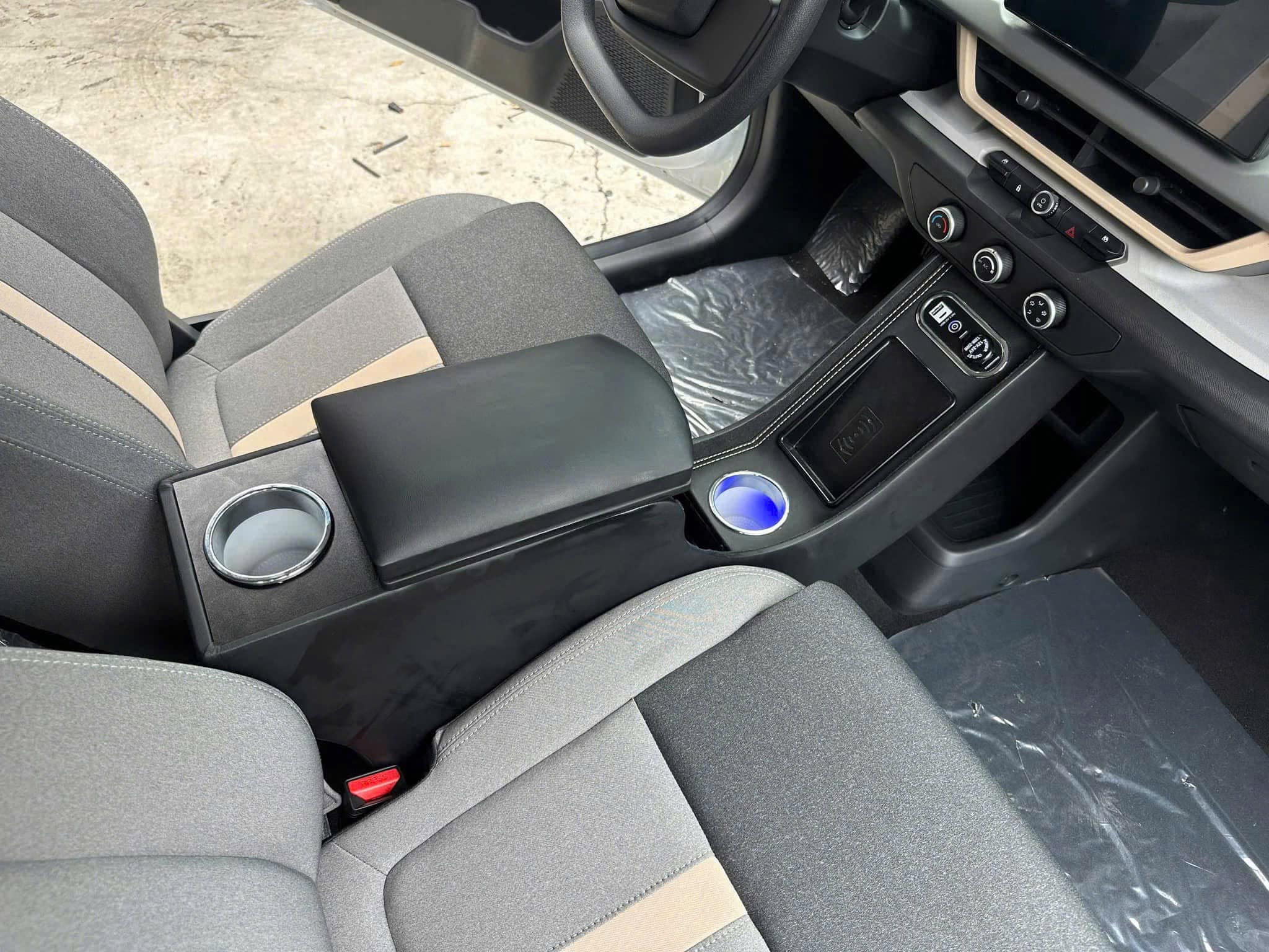 Bệ Tỳ Tay Vinfast VF3 Tích Hợp Nhiều Chức Năng