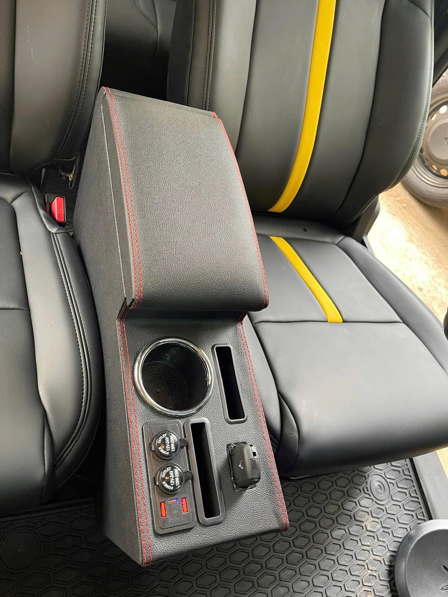 Bệ Tỳ Tay Vinfast VF3 Tích Hợp Nhiều Chức Năng