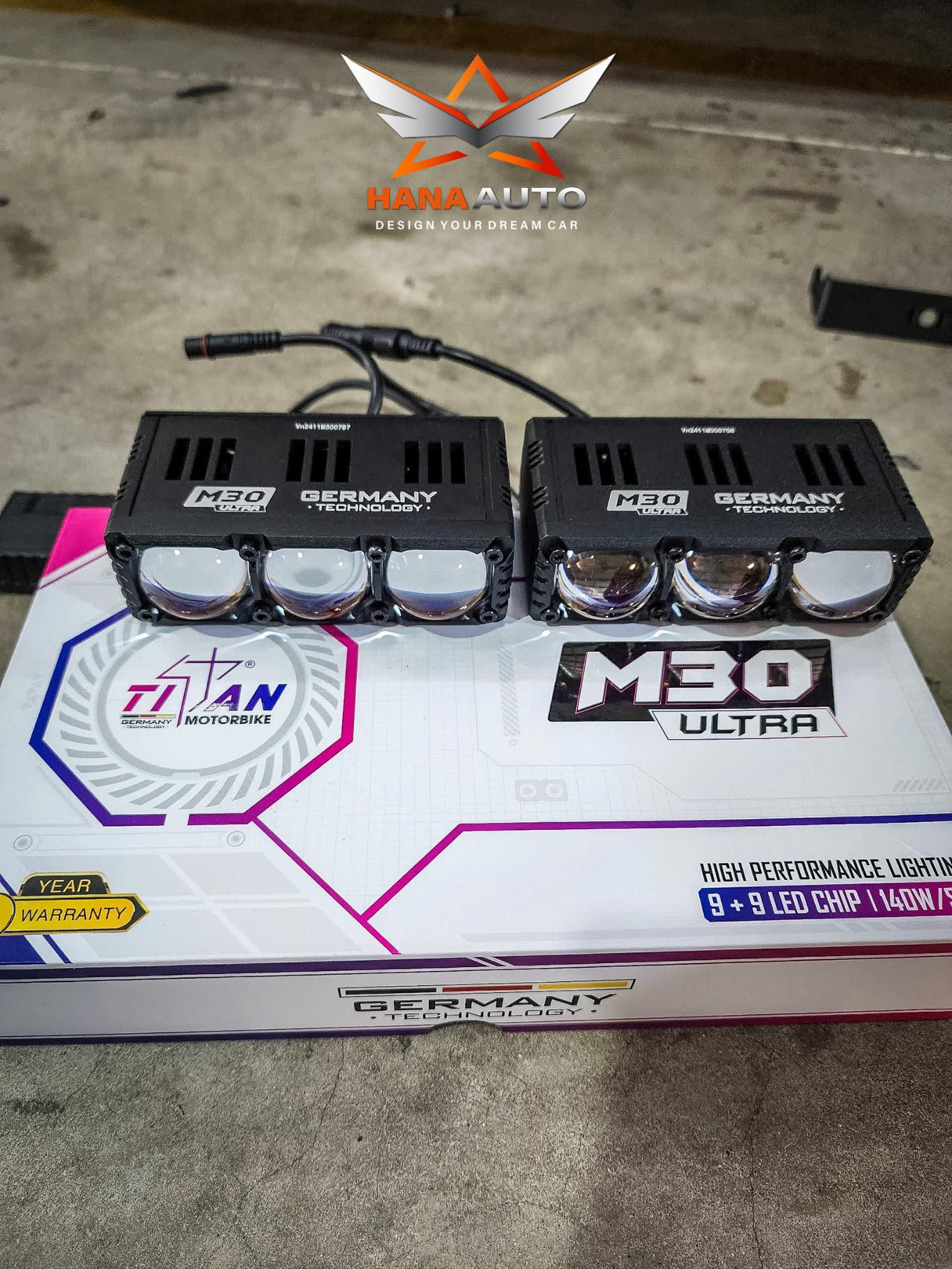 Đèn Trợ Sáng Titan M30 Ultra Bắt Pát Zin