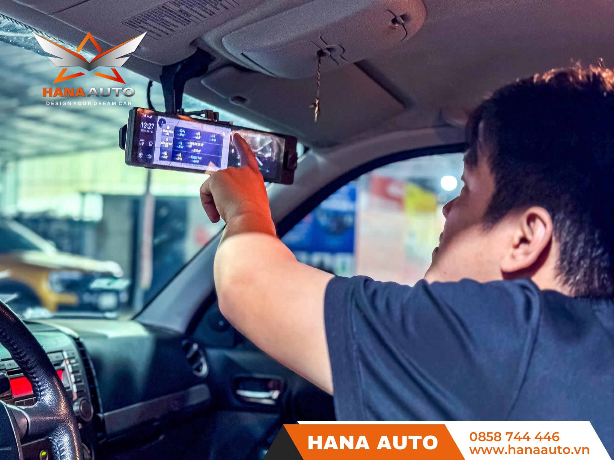 Gương điện tử Galaxy Ultra Max 5G Plus quay trước trong sau xe