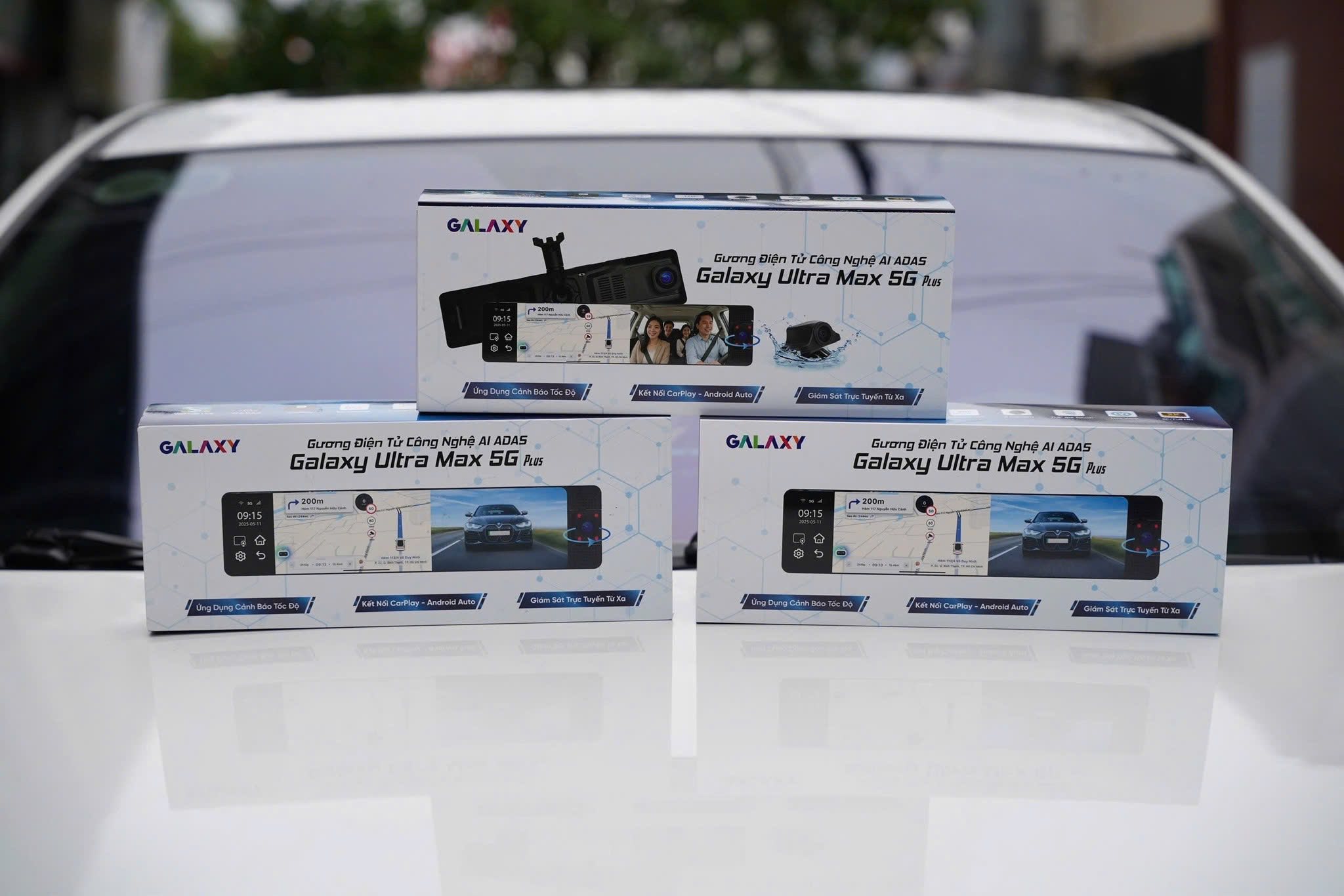 Gương điện tử Galaxy Ultra Max 5G Plus quay trước trong sau xe